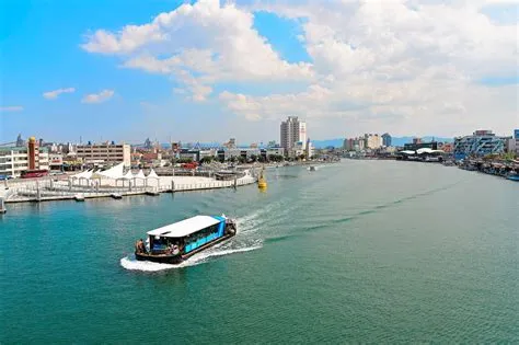 Pohang Canal: A Picturesque Promenade Along Historic Waterways!