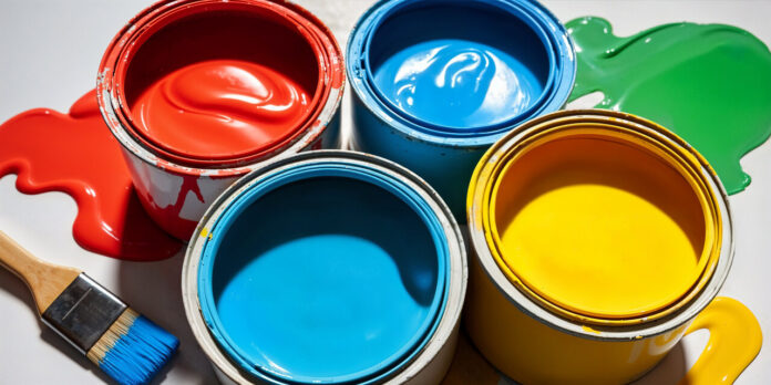 kolorowe-metalowe-puszki-farby_Easy-Resize.com Jak przechowywać farbę po remoncie, żeby się nie zepsuła? | Przechowywanie farby | Aj Wykończenia – Budownictwo, Dom i Ogród